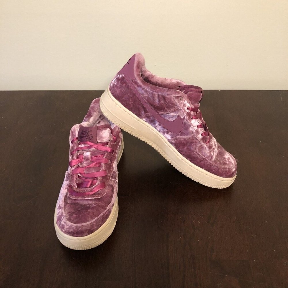 Nike Air Force 1 One Low Tea Berry Bordeaux Velour Velvet Size 6Y 849345-601